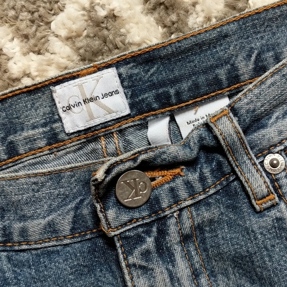 Vintage Calvin Klein jean skirt - Picture 2 of 9